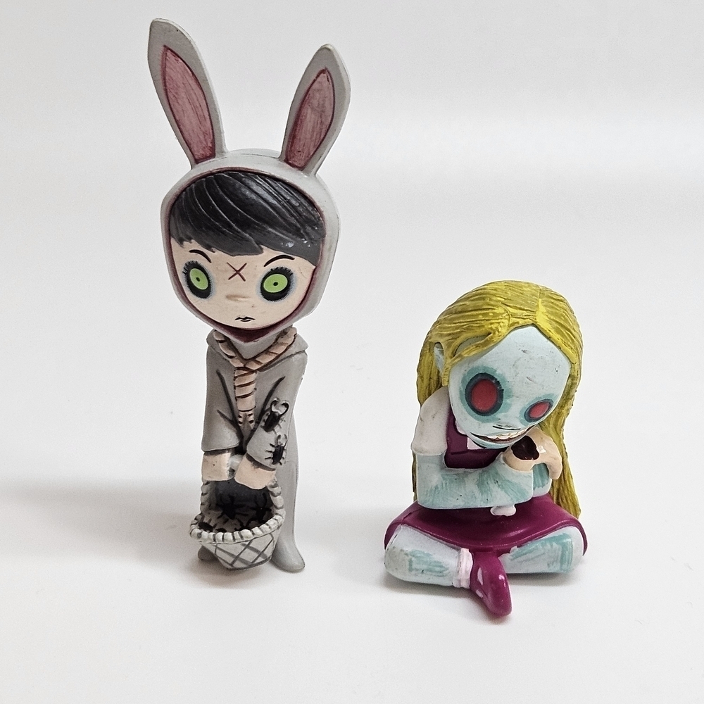 Living Dead Dolls Resurrection Blind Box Figurines Grey Eggzorcist & Dawn Set